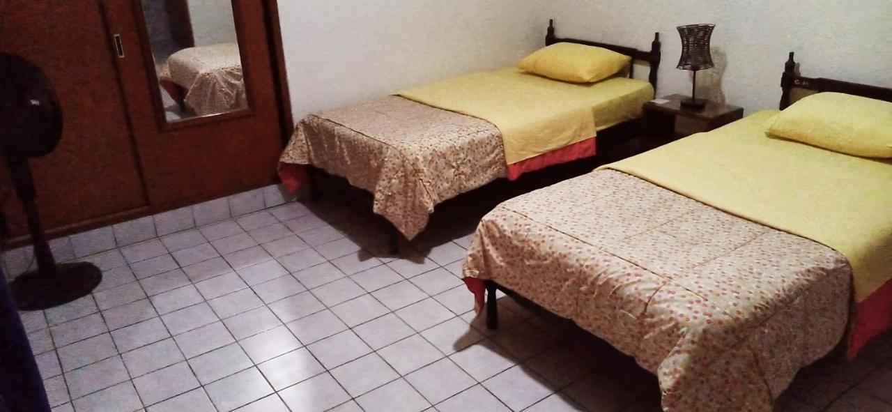 Hostal Iberia Талара Экстерьер фото