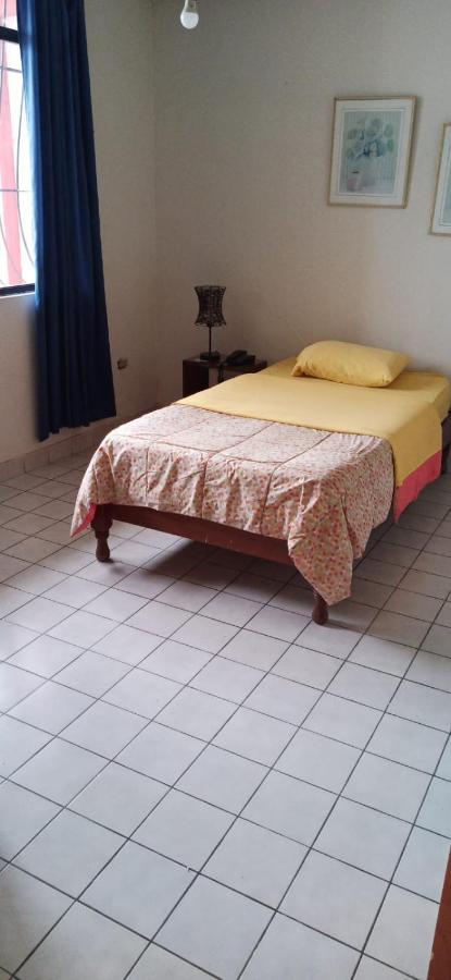 Hostal Iberia Талара Экстерьер фото